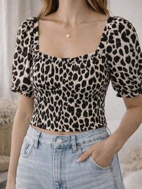 NWT Monteau LA Leopard Smocked Crop Top Puff Sleeve Cottagecore Boho